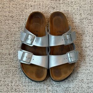 Birkenstock | Arizona Silver Metallic Sandals